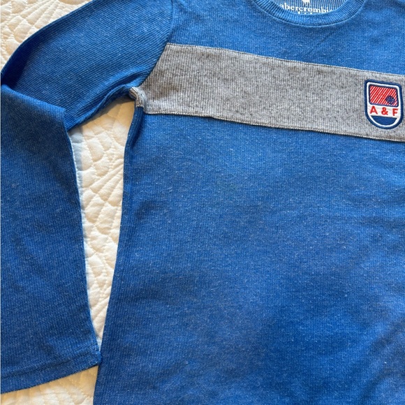 Abercrombie Kids Long Sleeve- Kids Size 9/10 - Picture 3 of 11